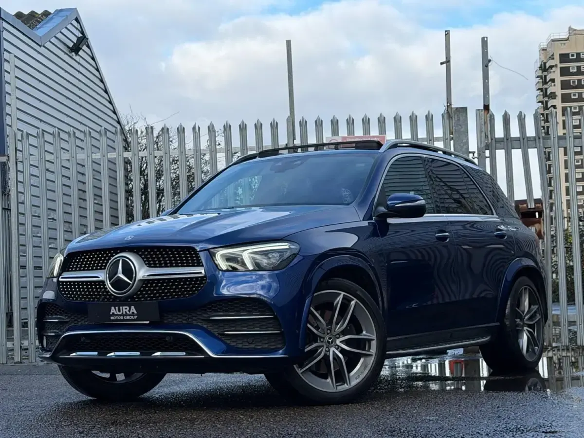 Begagnad Mercedes GLE400 AMG line 2019 Blå Kombi