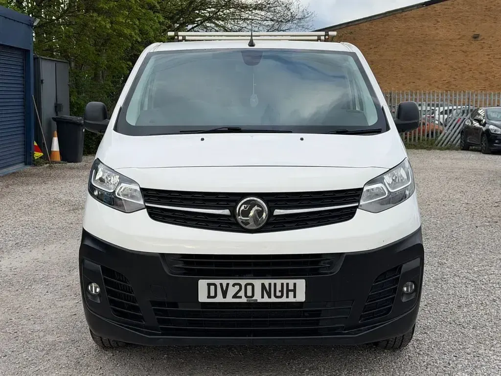 Used Vauxhall Vivaro S 150 HP (110 kW) 2020 White MPV