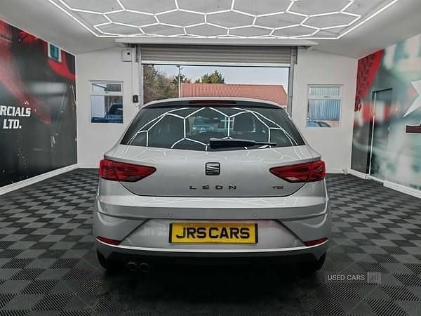 Used Seat Leon XCELLENCE 125 HP (91 kW) 2017 Silver Hatchback