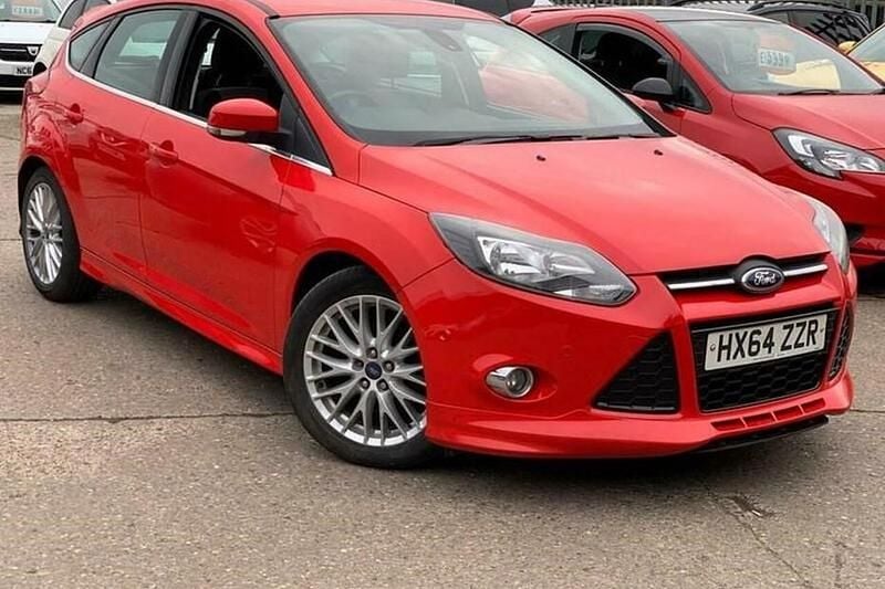Used Ford Focus Zetec 115 HP (84 kW) 2014 Red Hatchback