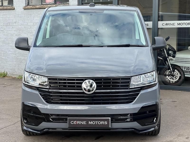Begagnad VW Transporter Startline 2024 Grå Van