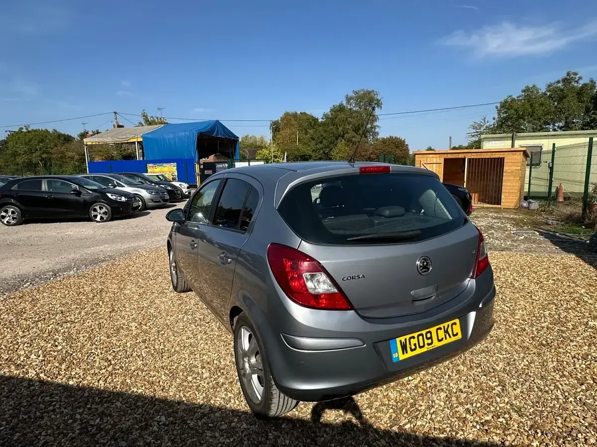 Used Vauxhall Corsa Design Edition 2009 Silver Hatchback