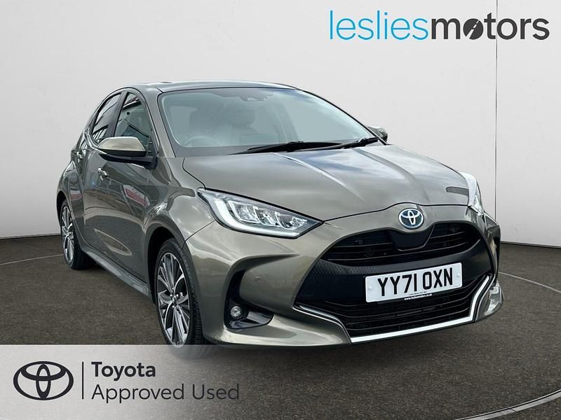 Second-hand Toyota Yaris Hybrid 2022 Maro Hatchback