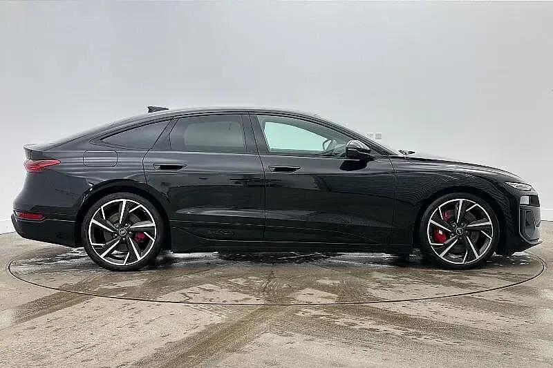 Używany Audi A6 e-tron Comfort 369 kW (503 KM) 2025 Czarny Hatchback