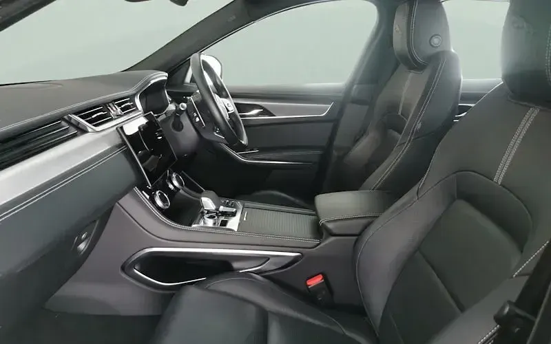 Usado Jaguar F-Pace R-Dynamic 204 HP (150 kW) 2024 SUV