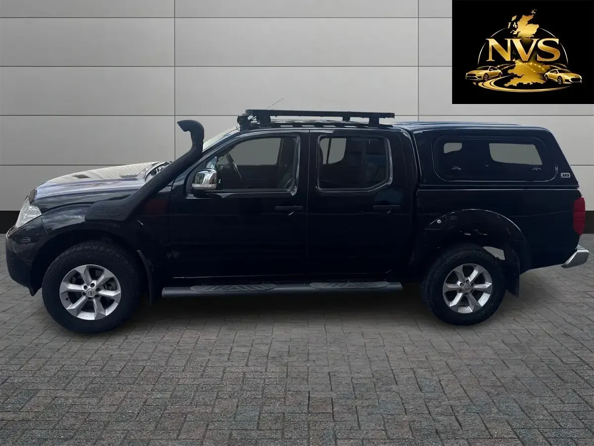 Used Nissan Navara Tekna 190 HP (139 kW) 2014 Black Pickup