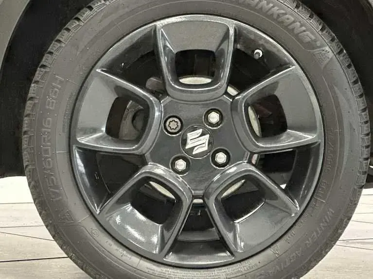 Usado Suzuki Ignis SZ5 83 HP (61 kW) 2023 Vermelho SUV