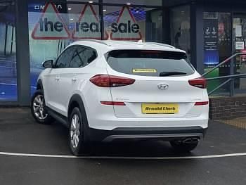 Used Hyundai Tucson SE 115 HP (84 kW) 2018 White SUV