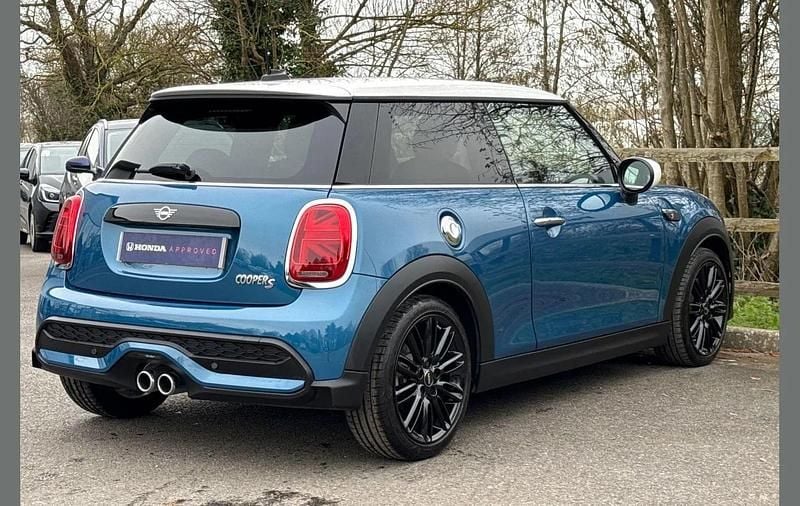 Used Mini Cooper S Exclusive 176 HP (129 kW) 2024 Blue Hatchback