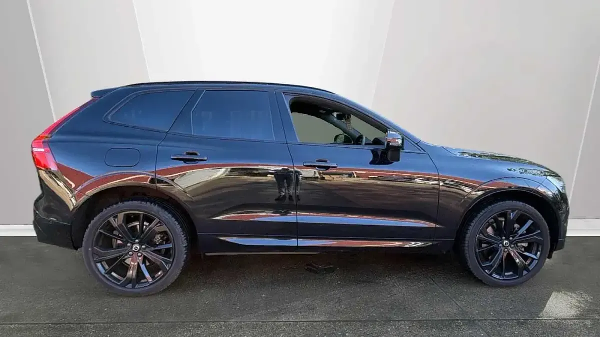 Used Volvo XC60 Plus 250 HP (183 kW) 2025 Black SUV