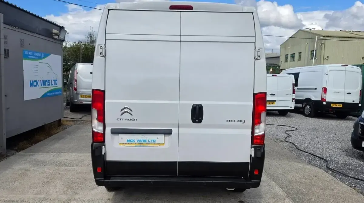 Used Citroën Relay 140 HP (102 kW) 2023 White Van