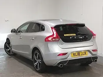 Used Volvo V40 R-Design Pro 152 HP (111 kW) 2018 Silver Hatchback