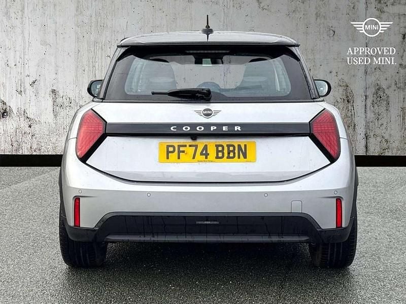 Used Mini Cooper Hatch 154 HP (113 kW) 2024 Silver Hatchback