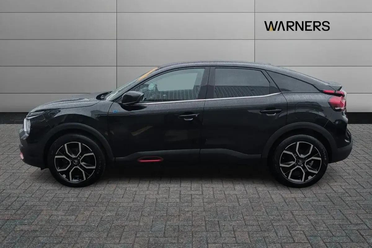 Used Citroën e-C4 Shine 98 kW (134 HP) 2022 Black Hatchback