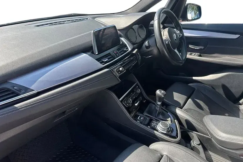 Used BMW 218 M Sport 140 HP (102 kW) 2019 Black sapphire Hatchback