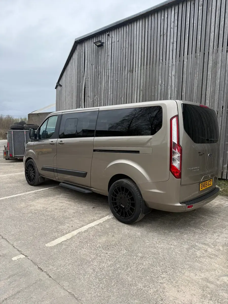 Used Ford Tourneo 130 HP (95 kW) 2019 Silver MPV