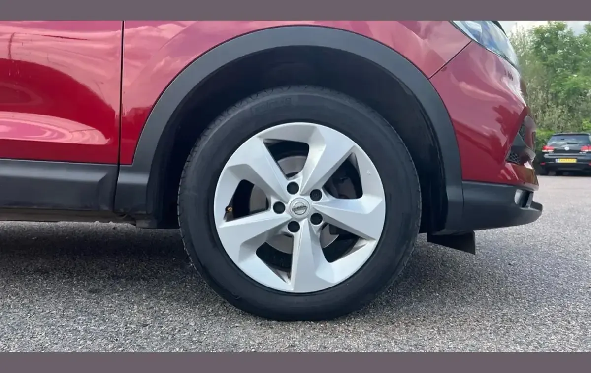 Used Nissan Qashqai Acenta Premium 138 HP (101 kW) 2019 Red SUV