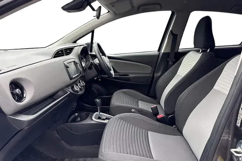 Used Toyota Yaris 111 HP (81 kW) 2019 Grey Hatchback