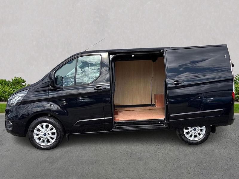 Used Ford Transit Custom Limited 130 HP (95 kW) 2022 Black Van