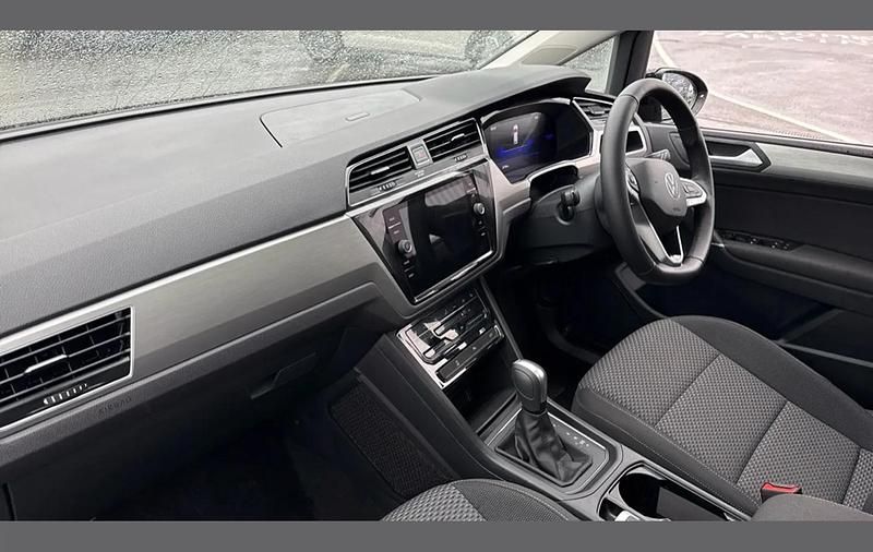 Used VW Touran Match 147 HP (108 kW) 2025 Black MPV