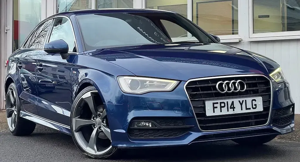 Begagnad Audi A3 S-Line 150 HK (110 kW) 2014 Blå Sedan