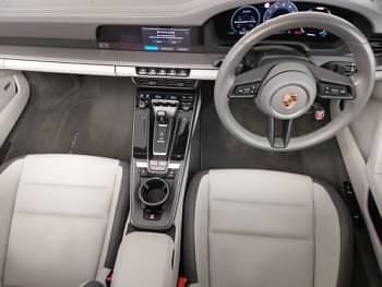 Used Porsche 911 394 HP (289 kW) 2025 Green Coupe