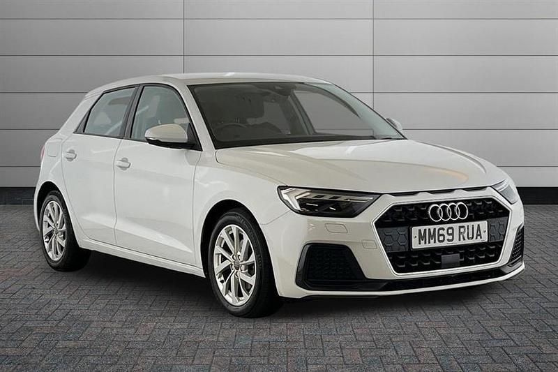 Used Audi A1 Sport 116 HP (85 kW) 2019 Glacier white SUV