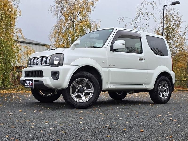Used Suzuki Jimny Adventure 85 HP (62 kW) 2014 White SUV