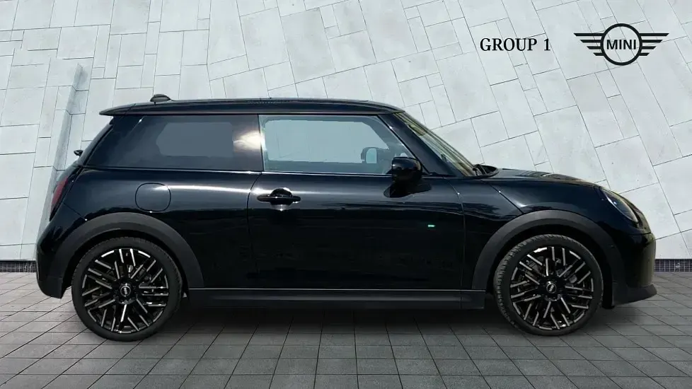 New Mini Cooper Hatch 113 kW (154 HP) 2025 Black Hatchback