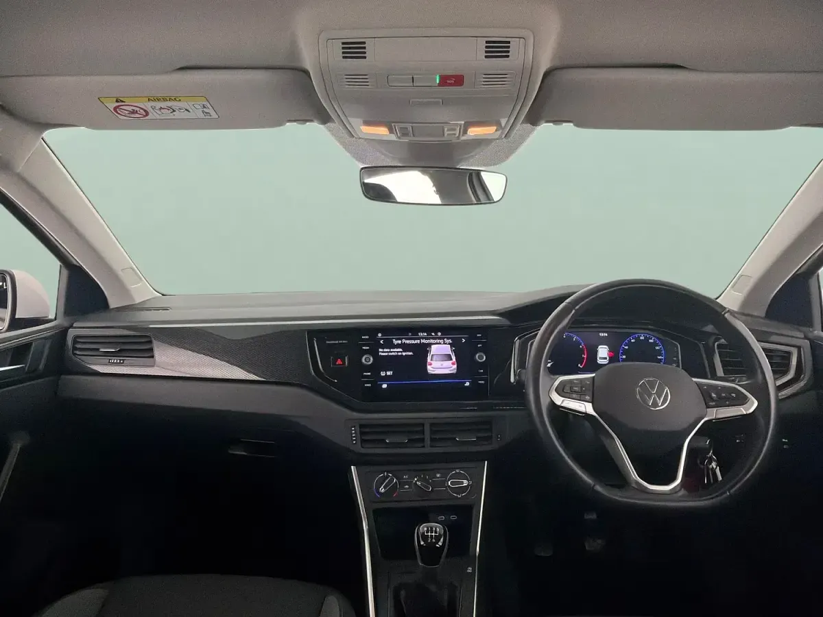 Used VW Polo Life 80 HP (58 kW) 2022 White Hatchback