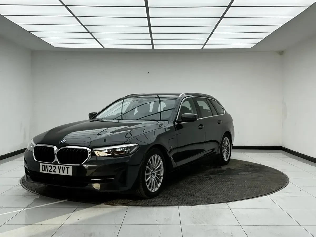 Begagnad BMW 530e 2022 Grå Kombi