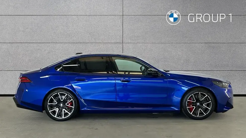 Used BMW M5 Comfort Edition 727 HP (534 kW) 2026 Marina bay blue Sedan