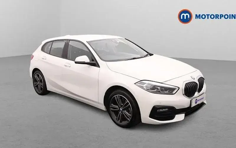 Używany BMW 118 Sport Line 136 KM (100 kW) 2023 Hatchback