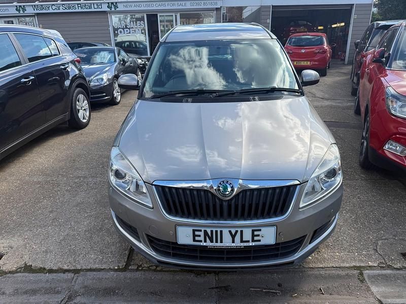 Usado Skoda Roomster SE 105 CV (77 kW) 2011 Beige Monovolumen