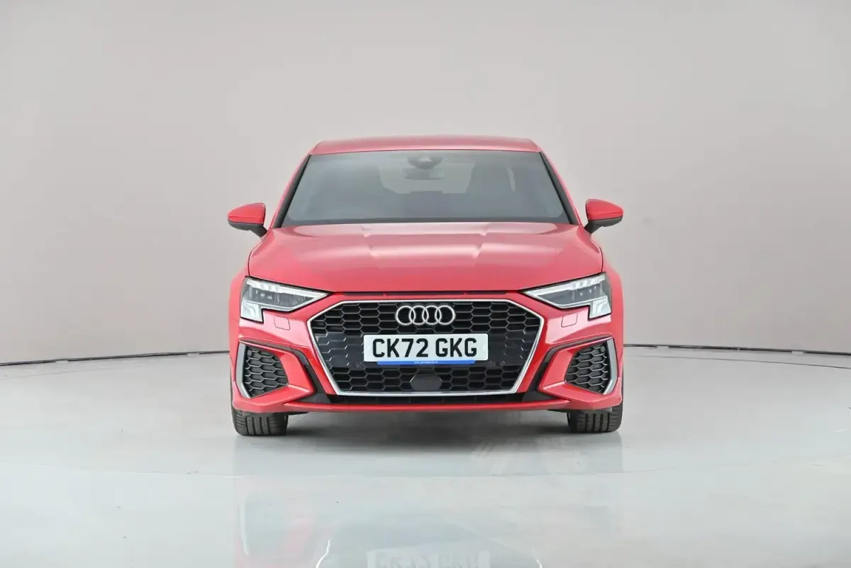Używany Audi A3 S-Line 2022 Czerwony Sedan/Limuzyna