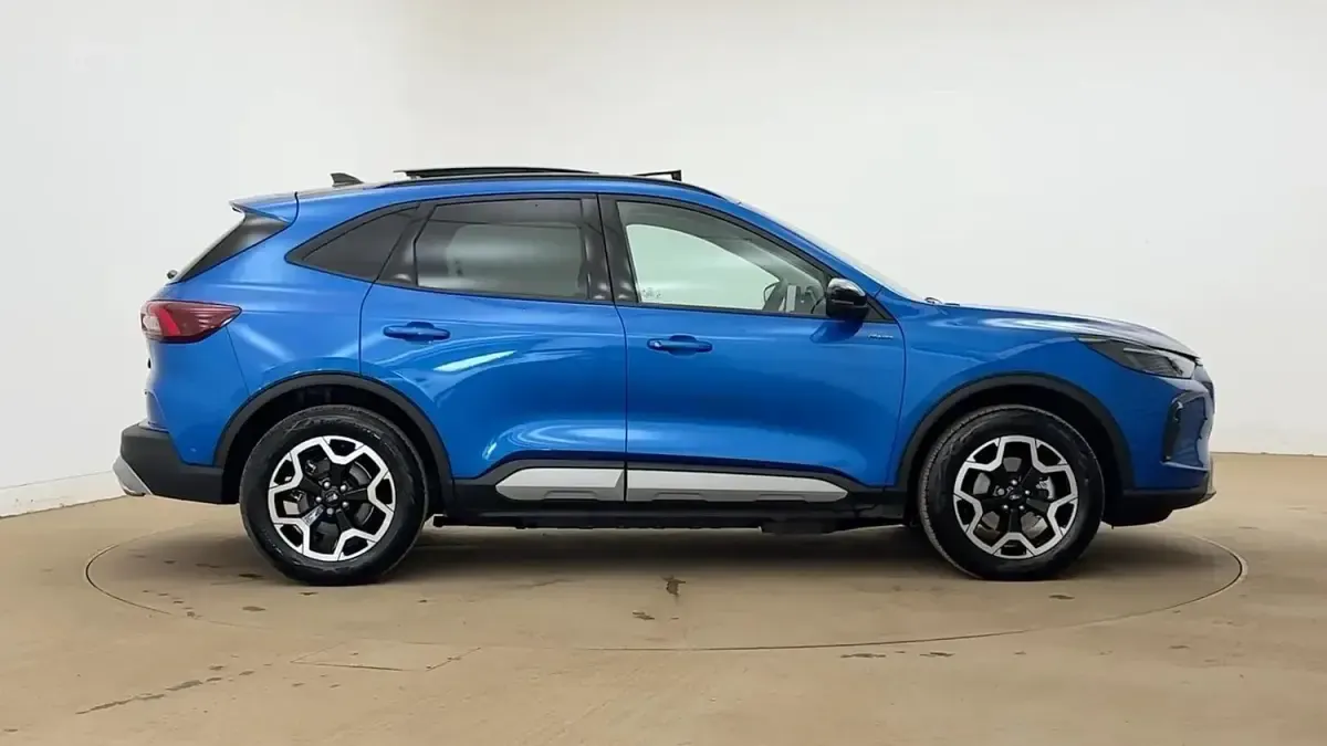 Usado Ford Kuga Active 243 HP (178 kW) 2025 Azul SUV