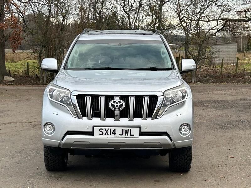 Używany Toyota Land Cruiser 2014 Srebrny Kombi