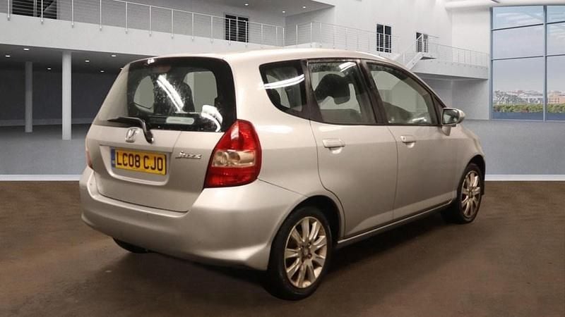 Second-hand Honda Jazz SE 82 CP (60 kW) 2008 Argintiu Hatchback