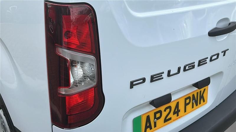 Used Peugeot E-Partner 98 kW (134 HP) 2024 White MPV