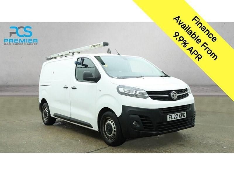 Used Vauxhall Vivaro 145 HP (106 kW) 2022 White MPV