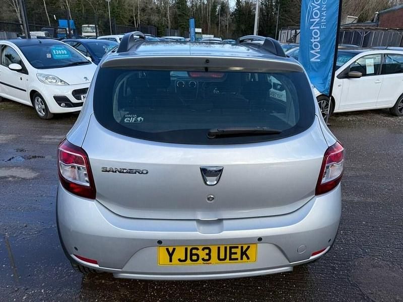 Used Dacia Sandero Lauréate 90 HP (66 kW) 2014 Silver Hatchback