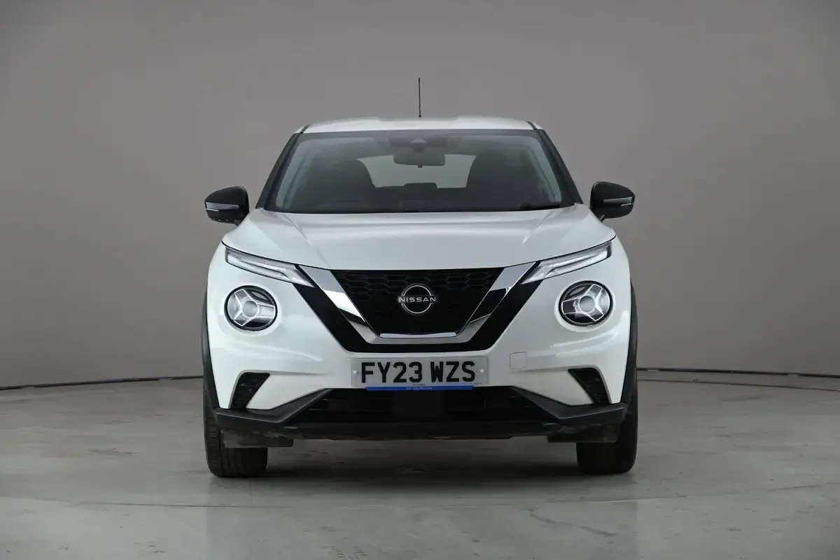 Used Nissan Juke Acenta 114 HP (83 kW) 2023 White SUV