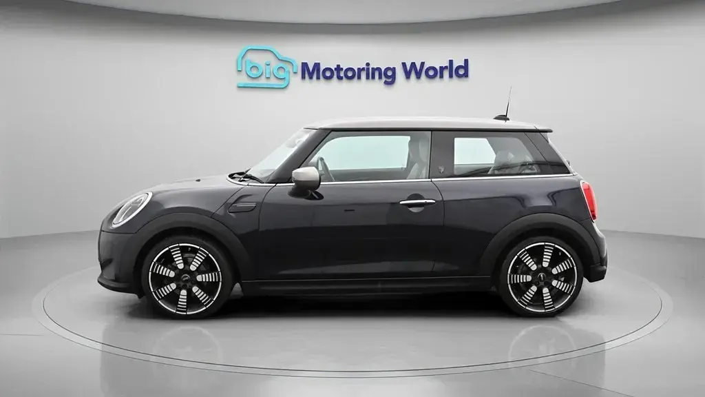 Used Mini Cooper Exclusive 136 HP (100 kW) 2023 Black Hatchback