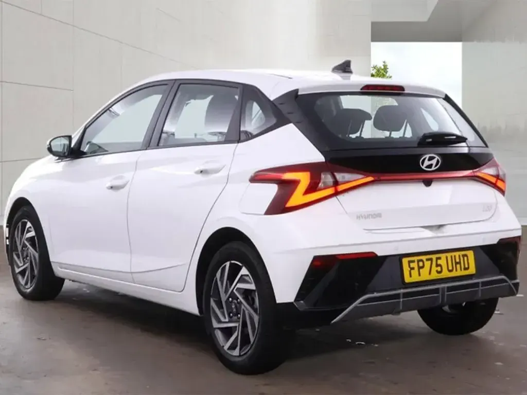 Used Hyundai i20 Advanced 2025 White Hatchback