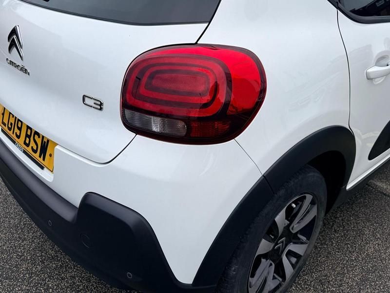 Used Citroën C3 Flair 108 HP (79 kW) 2019 White Hatchback