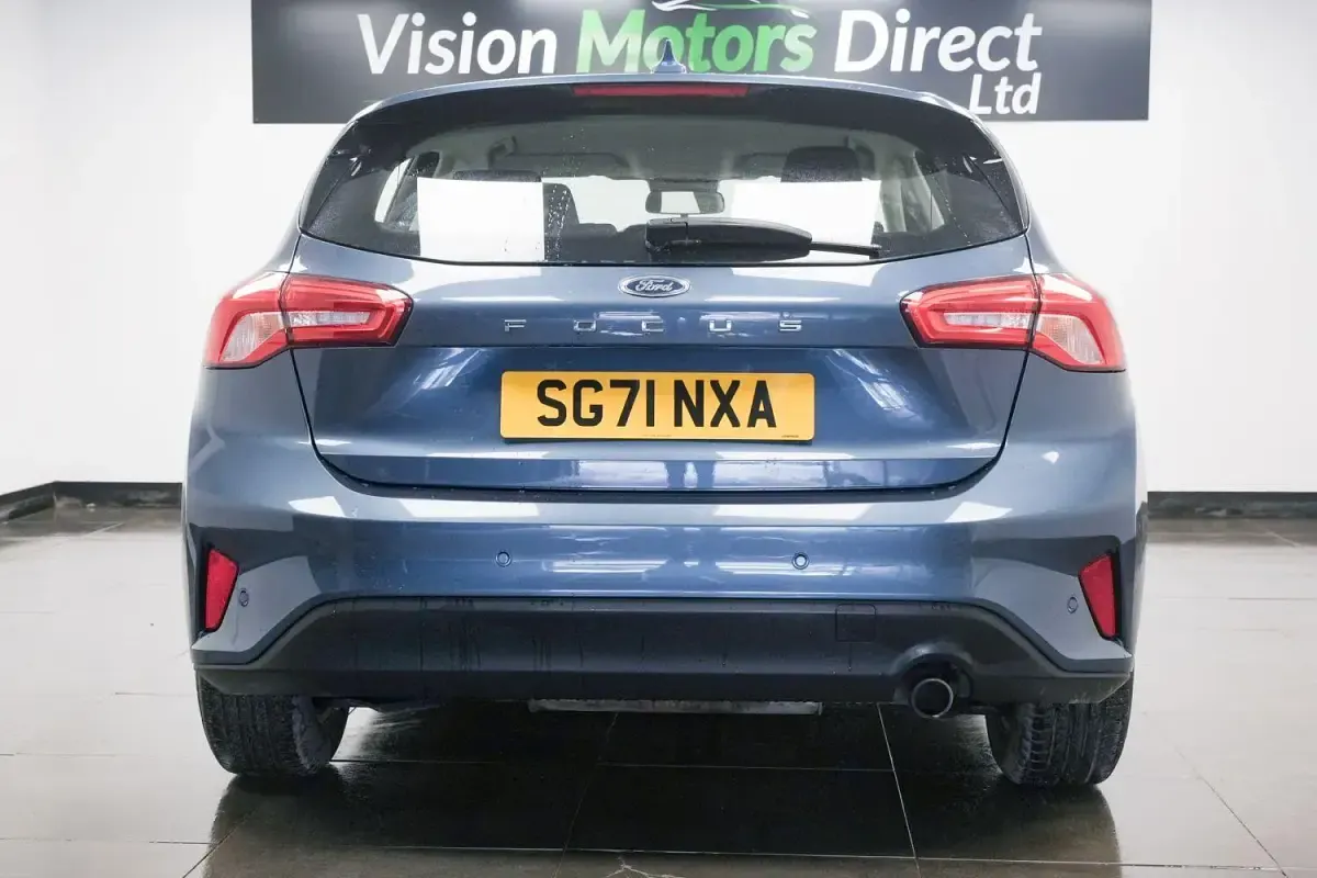 Used Ford Focus Zetec 120 HP (88 kW) 2021 Blue Hatchback