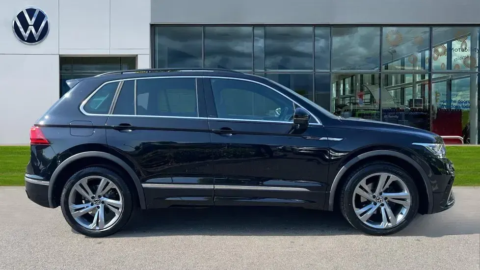Used VW Tiguan R-line Edition 150 HP (110 kW) 2023 Deep black pearl SUV