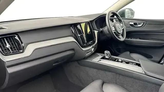 Used Volvo XC60 Plus 247 HP (181 kW) 2025 SUV