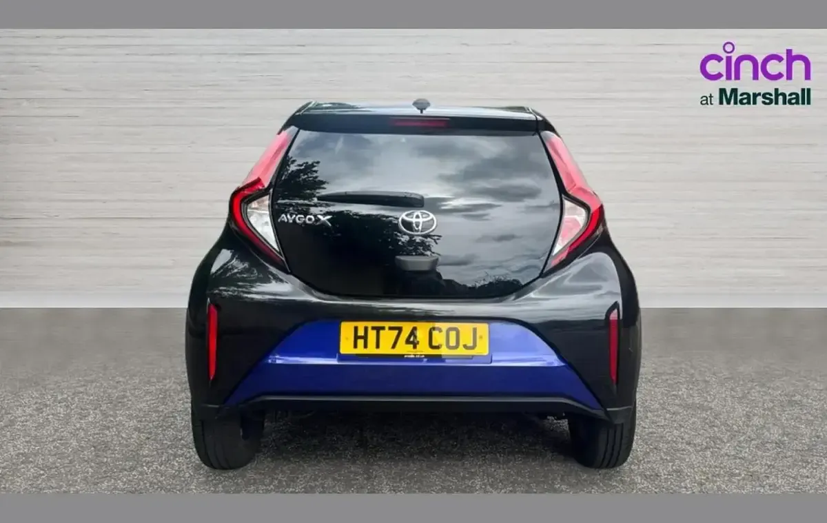 Used Toyota Aygo X 72 HP (52 kW) 2024 Blue SUV