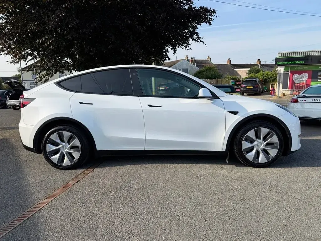 Used Tesla Model Y RWD 254 kW (346 HP) 2023 White SUV